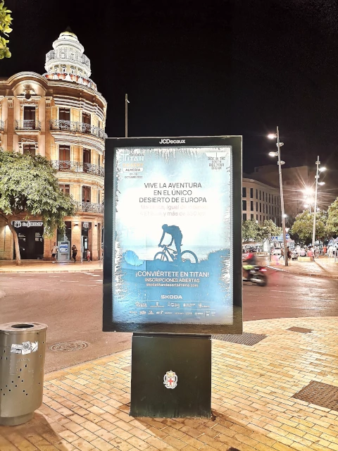 Publicidad en Mupis de evento deportivo