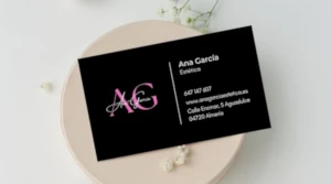 Imagen de una tarjeta de visita con el logotipo y los datos de la empresa.