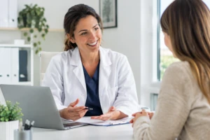 Consulta médica en Almería visible para pacientes que buscan cerca.